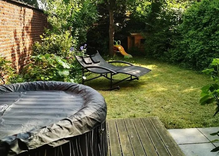 Grande Maison Confort, Billard Et -en Saison Hébergement de vacances *